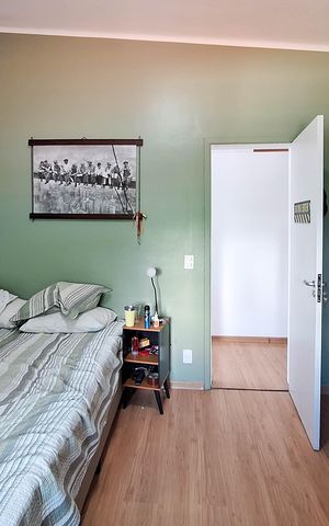 Casa à venda com 350m², 3 quartos e 3 vagas Casa à venda com 350m², 3 quartos e 3 vagasQuarto 1