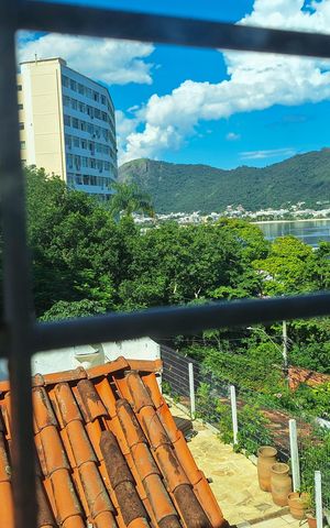 Casa à venda com 350m², 3 quartos e 3 vagas Casa à venda com 350m², 3 quartos e 3 vagasQuarto 1