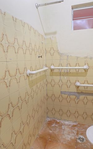Casa à venda com 200m², 3 quartos e 2 vagasEdícula - Banheiro