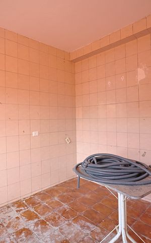 Casa à venda com 200m², 3 quartos e 2 vagasEdícula - Cozinha