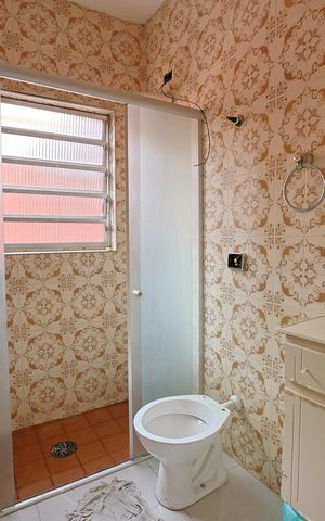 Casa à venda com 200m², 3 quartos e 2 vagasBanheiro