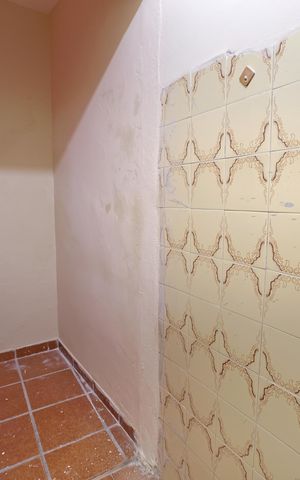 Casa à venda com 200m², 3 quartos e 2 vagasEdícula - Banheiro