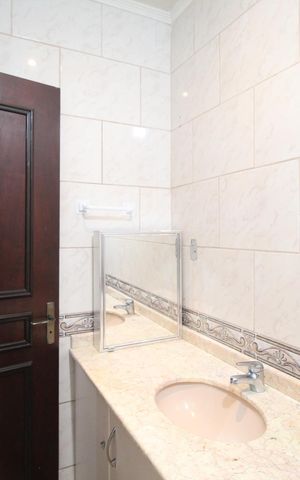 Casa à venda com 160m², 3 quartos e 2 vagasBanheiro da Suíte 1