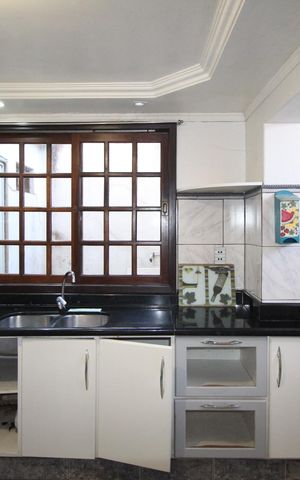 Casa à venda com 160m², 3 quartos e 2 vagasCozinha