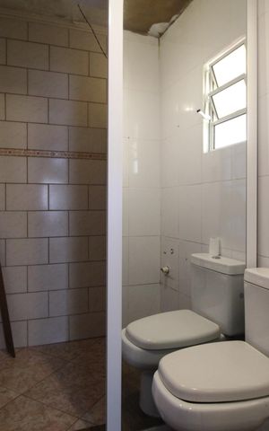 Casa à venda com 160m², 3 quartos e 2 vagasBanheiro 1