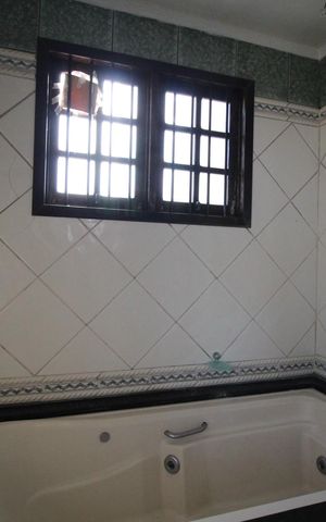 Casa à venda com 160m², 3 quartos e 2 vagasBanheiro 2