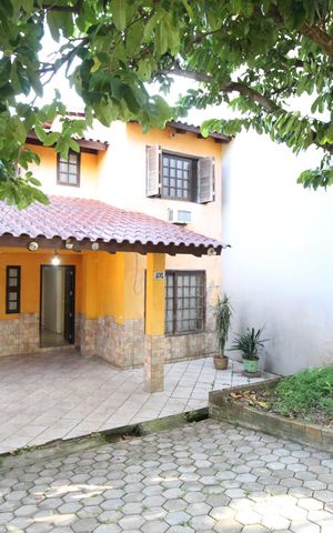 Casa à venda com 160m², 3 quartos e 2 vagasFachada