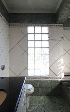 Casa à venda com 160m², 3 quartos e 2 vagasBanheiro 2