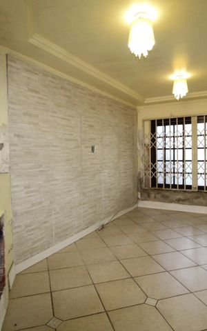 Casa à venda com 160m², 3 quartos e 2 vagasSala
