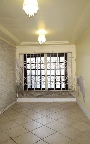 Casa à venda com 160m², 3 quartos e 2 vagasSala