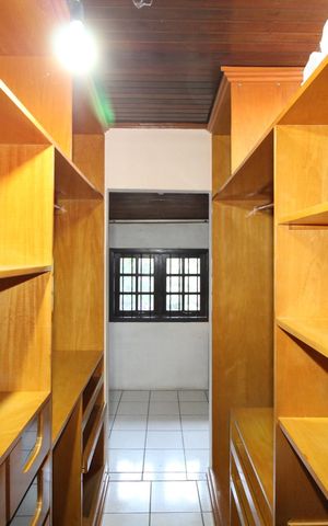 Casa à venda com 160m², 3 quartos e 2 vagasCloset da suíte 1