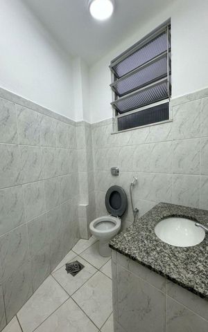 Apartamento à venda com 49m², 2 quartos e sem vaga Apartamento à venda com 49m², 2 quartos e sem vagaBanheiro