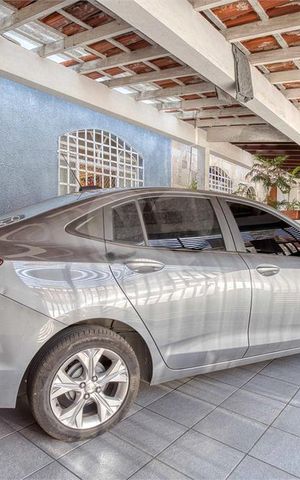 Casa à venda com 108m², 4 quartos e 2 vagas