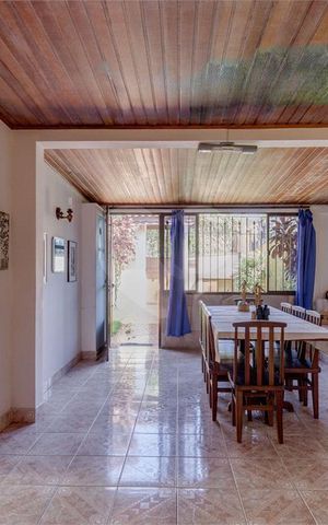 Casa à venda com 140m², 2 quartos e 4 vagas