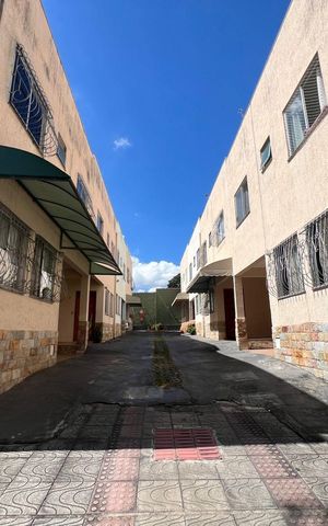 Casa à venda com 88m², 3 quartos e 1 vaga Casa à venda com 88m², 3 quartos e 1 vagaEntrada