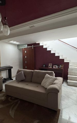 Casa à venda com 125m², 3 quartos e 2 vagas Casa à venda com 125m², 3 quartos e 2 vagasSala