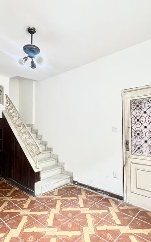 Casa à venda com 269m², 4 quartos e sem vaga Casa à venda com 269m², 4 quartos e sem vagaSala