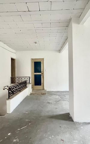 Casa à venda com 269m², 4 quartos e sem vaga