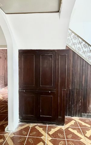 Casa à venda com 269m², 4 quartos e sem vaga Casa à venda com 269m², 4 quartos e sem vagaSala