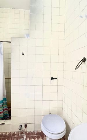 Casa à venda com 269m², 4 quartos e sem vaga Casa à venda com 269m², 4 quartos e sem vagaBanheiro