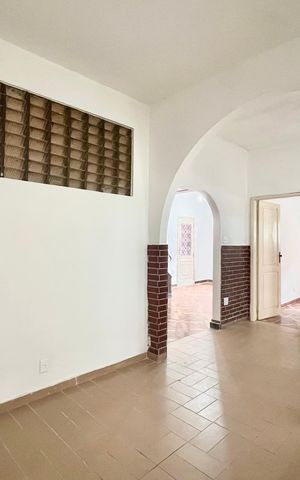 Casa à venda com 269m², 4 quartos e sem vaga Casa à venda com 269m², 4 quartos e sem vagaSala