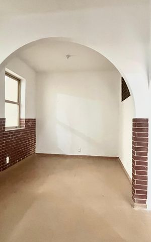 Casa à venda com 269m², 4 quartos e sem vaga Casa à venda com 269m², 4 quartos e sem vagaSala