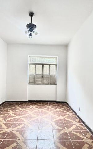 Casa à venda com 269m², 4 quartos e sem vaga Casa à venda com 269m², 4 quartos e sem vagaSala