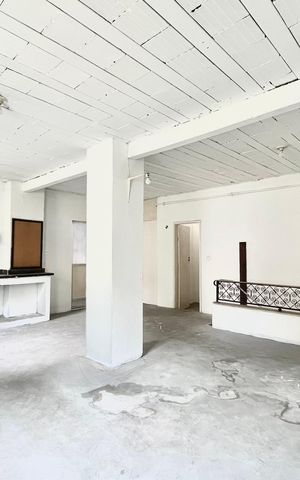 Casa à venda com 269m², 4 quartos e sem vaga