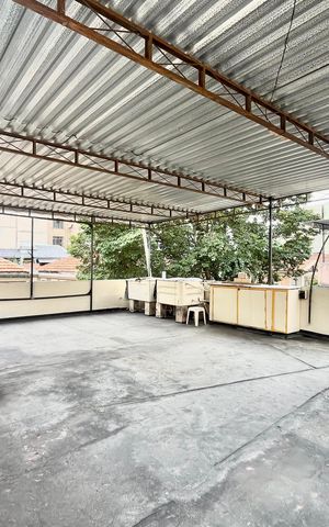 Casa à venda com 269m², 4 quartos e sem vaga