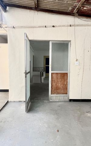 Casa à venda com 269m², 4 quartos e sem vaga