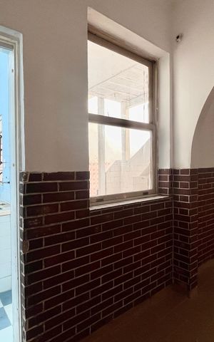 Casa à venda com 269m², 4 quartos e sem vaga Casa à venda com 269m², 4 quartos e sem vagaSala