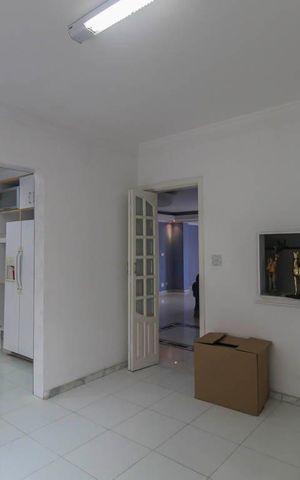 Casa à venda com 500m², 3 quartos e 5 vagas Casa à venda com 500m², 3 quartos e 5 vagasSala de Jantar