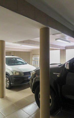 Casa à venda com 500m², 3 quartos e 5 vagas Casa à venda com 500m², 3 quartos e 5 vagasGaragem