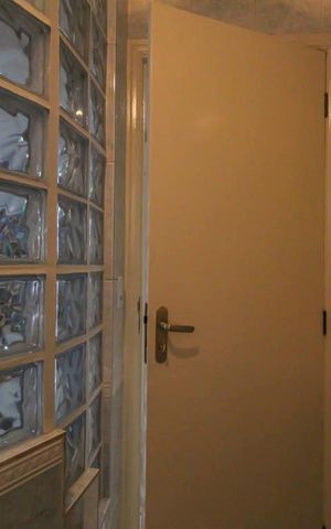 Casa à venda com 500m², 3 quartos e 5 vagas Casa à venda com 500m², 3 quartos e 5 vagasLavabo