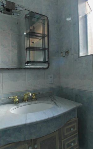 Casa à venda com 500m², 3 quartos e 5 vagas Casa à venda com 500m², 3 quartos e 5 vagasBanheiro