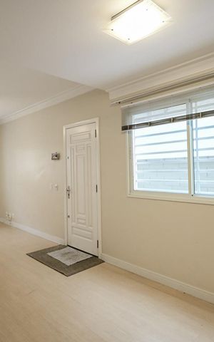 Casa de condomínio à venda com 168m², 3 quartos e 2 vagasSala