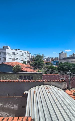 Casa à venda com 160m², 2 quartos e 1 vaga Casa à venda com 160m², 2 quartos e 1 vagaVista da sacada