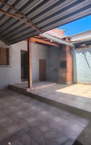 Casa à venda com 160m², 2 quartos e 1 vaga Casa à venda com 160m², 2 quartos e 1 vagaÁrea externa