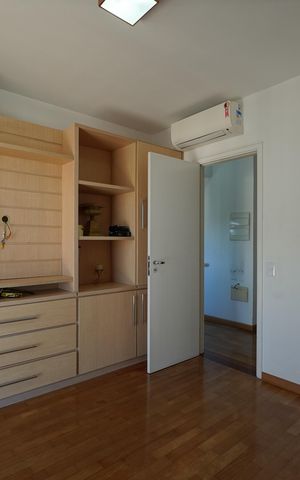 Apartamento à venda com 260m², 4 quartos e 4 vagasQuarto 2