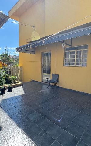 Casa à venda com 290m², 2 quartos e 3 vagas Casa à venda com 290m², 2 quartos e 3 vagasQuintal