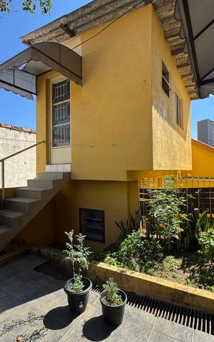 Casa à venda com 290m², 2 quartos e 3 vagas Casa à venda com 290m², 2 quartos e 3 vagasQuintal