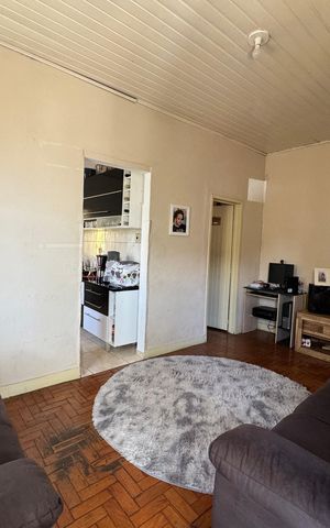 Casa à venda com 290m², 2 quartos e 3 vagas Casa à venda com 290m², 2 quartos e 3 vagasSala - Casa 1