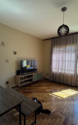 Casa à venda com 290m², 2 quartos e 3 vagas Casa à venda com 290m², 2 quartos e 3 vagasSala - Casa 2
