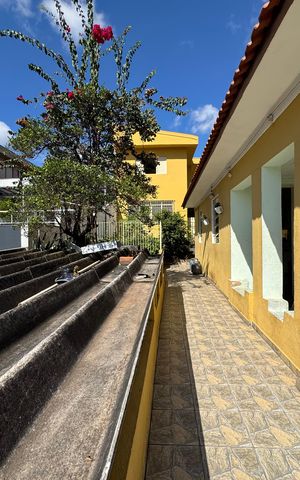 Casa à venda com 290m², 2 quartos e 3 vagas Casa à venda com 290m², 2 quartos e 3 vagasCorredor