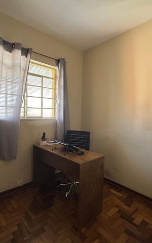 Casa à venda com 290m², 2 quartos e 3 vagas Casa à venda com 290m², 2 quartos e 3 vagasEscritório - Casa 2