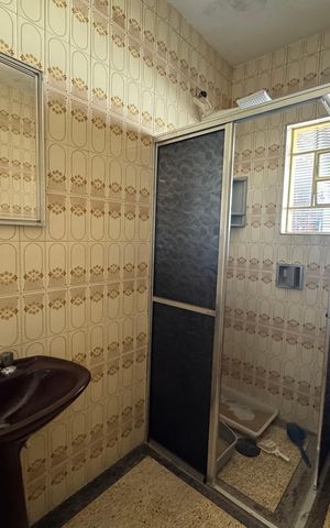 Casa à venda com 290m², 2 quartos e 3 vagas Casa à venda com 290m², 2 quartos e 3 vagasBanheiro 1 - Casa 2