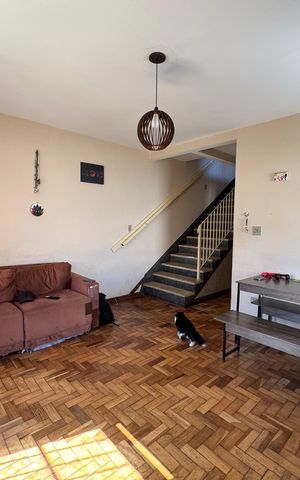 Casa à venda com 290m², 2 quartos e 3 vagas Casa à venda com 290m², 2 quartos e 3 vagasSala - Casa 2