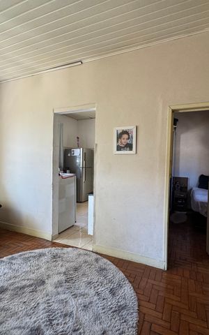 Casa à venda com 290m², 2 quartos e 3 vagas Casa à venda com 290m², 2 quartos e 3 vagasSala - Casa 1