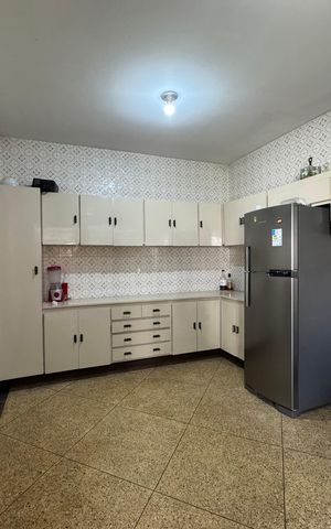 Casa à venda com 290m², 2 quartos e 3 vagas Casa à venda com 290m², 2 quartos e 3 vagasCozinha - Casa 2