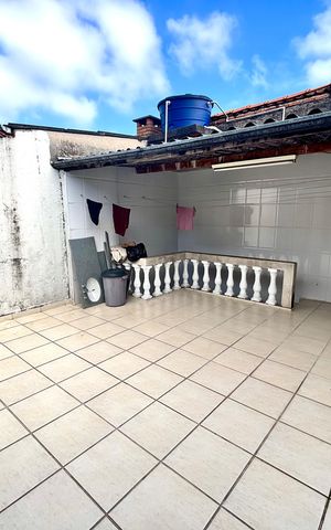 Casa à venda com 125m², 2 quartos e 2 vagas Casa à venda com 125m², 2 quartos e 2 vagasVaranda